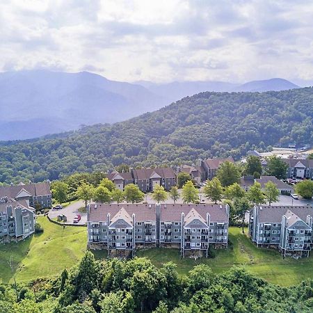 Sky High Views!!-Peak Mountaintop-Outdoor Pool-Close To Downtown-Private Balcony-Wifi-Cable Gatlinburg Eksteriør billede