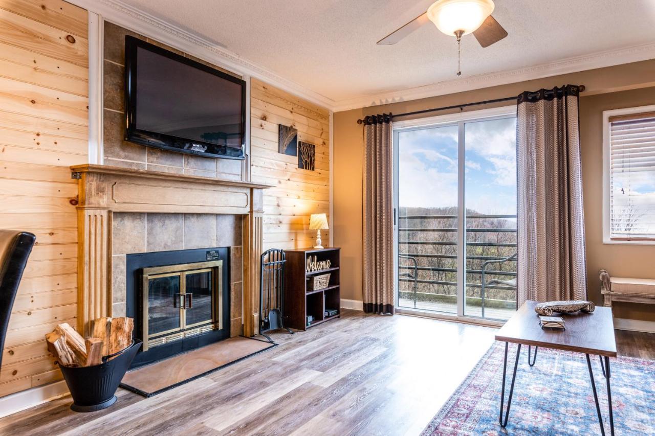 Sky High Views!!-Peak Mountaintop-Outdoor Pool-Close To Downtown-Private Balcony-Wifi-Cable Gatlinburg Eksteriør billede