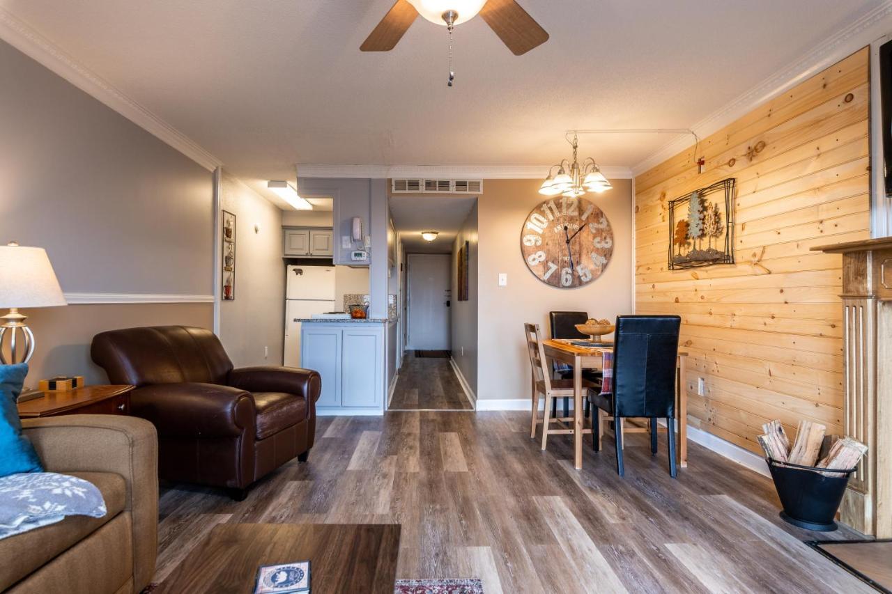 Sky High Views!!-Peak Mountaintop-Outdoor Pool-Close To Downtown-Private Balcony-Wifi-Cable Gatlinburg Eksteriør billede