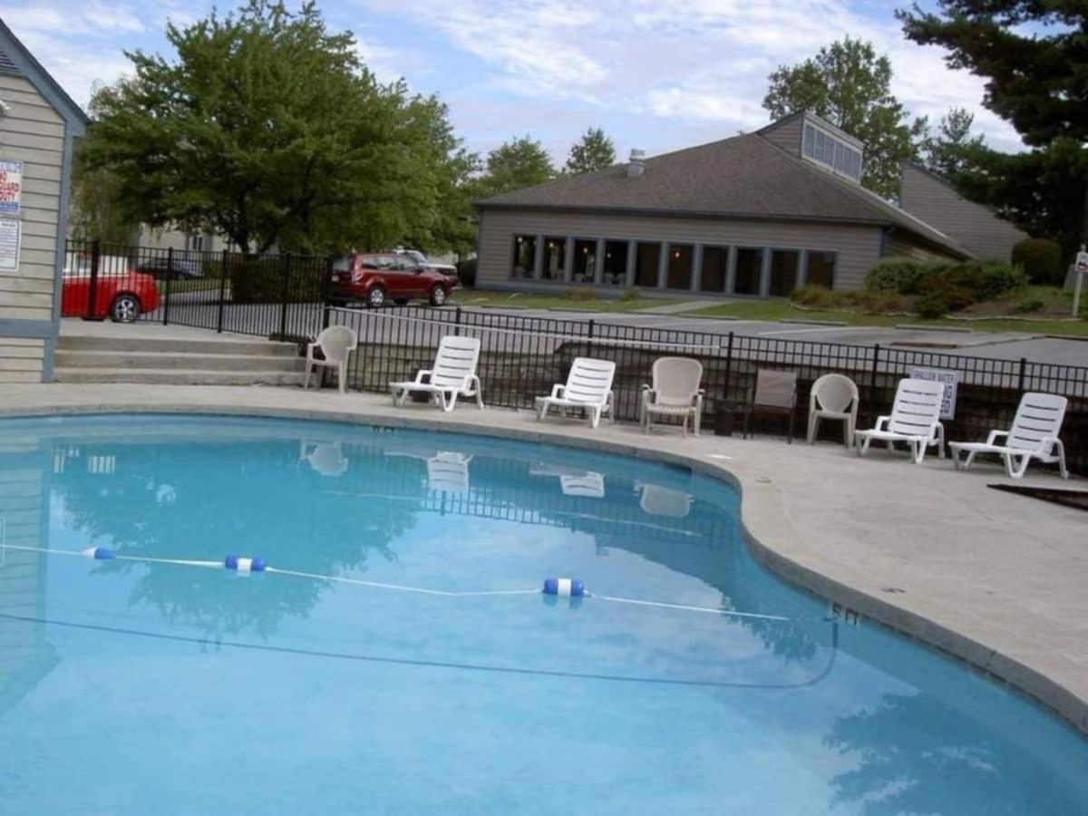 Sky High Views!!-Peak Mountaintop-Outdoor Pool-Close To Downtown-Private Balcony-Wifi-Cable Gatlinburg Eksteriør billede