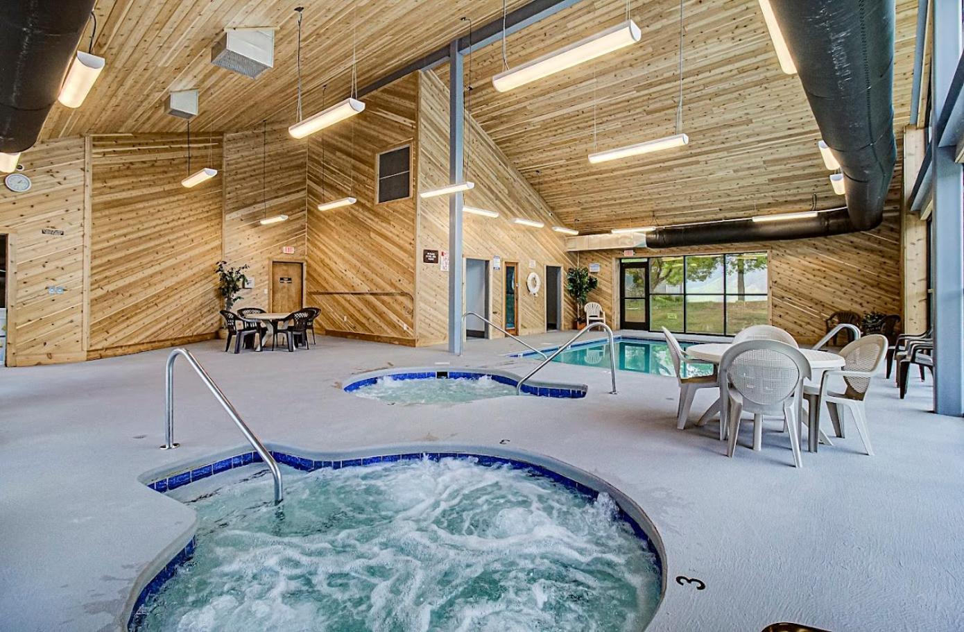 Sky High Views!!-Peak Mountaintop-Outdoor Pool-Close To Downtown-Private Balcony-Wifi-Cable Gatlinburg Eksteriør billede