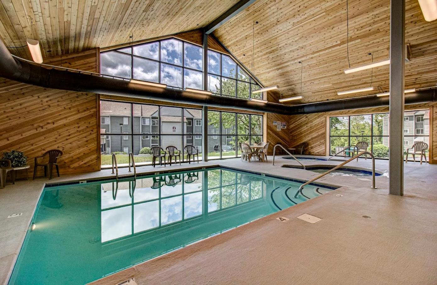 Sky High Views!!-Peak Mountaintop-Outdoor Pool-Close To Downtown-Private Balcony-Wifi-Cable Gatlinburg Eksteriør billede